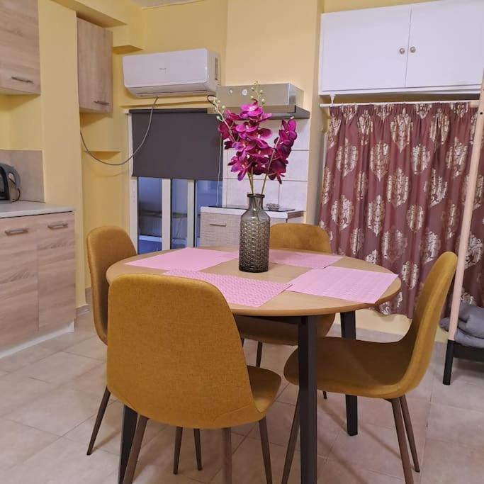 Zenia Home 1 Στην Καρδιά Της Πάτρας Exteriör bild